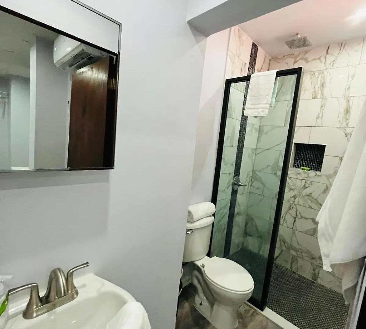 Hotel Libertad Lares Inn